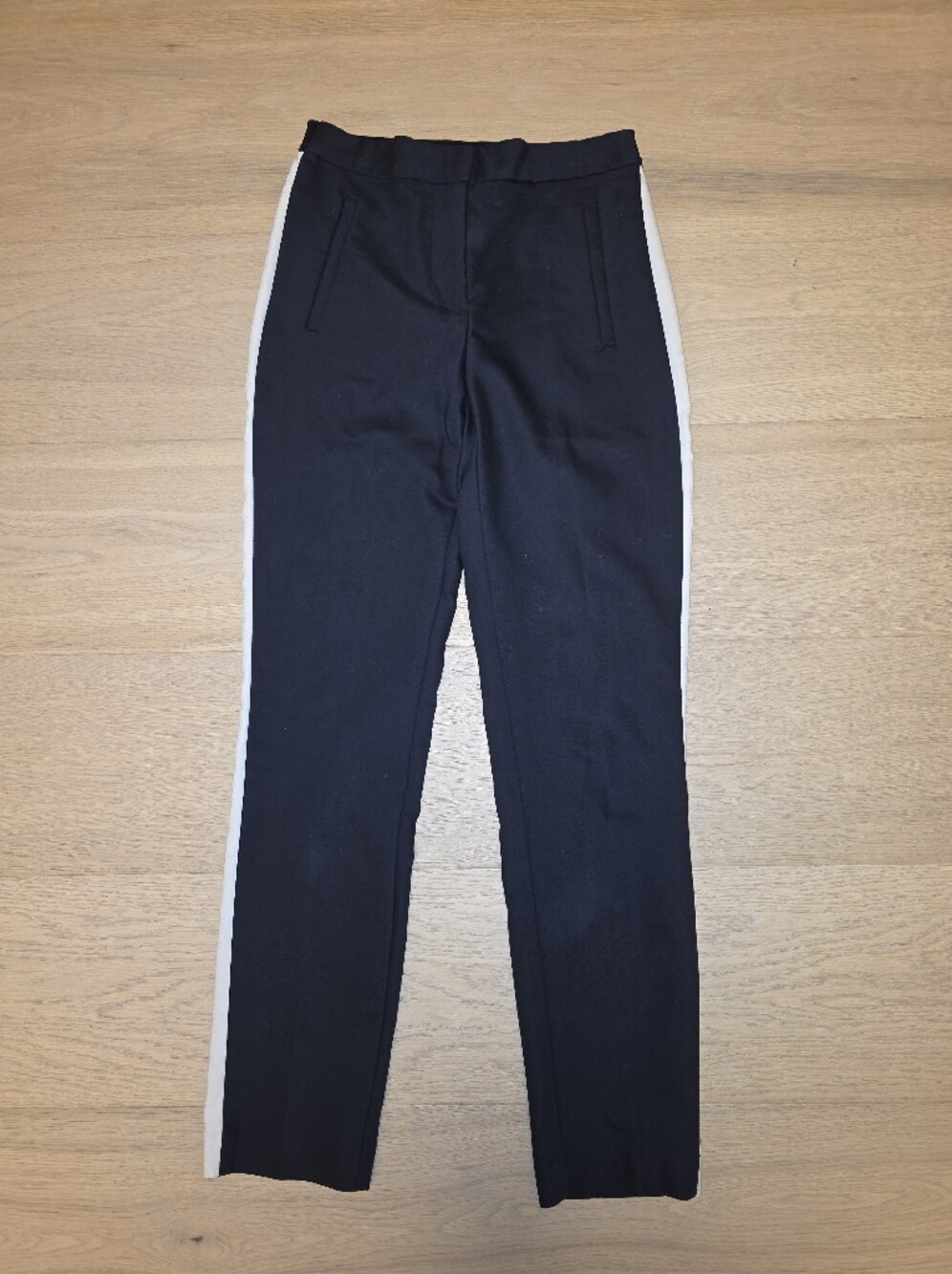 Zara cropped navy Slim pants with white Side stripe And elastic waist  XS